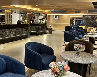 Ramada by Wyndham Bangkok Sukhumvit 11 - Bangkok