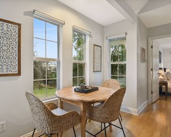 Beach Villa with Private Pool - Walk to beach and Island View Casino - Gulfport - Dining room