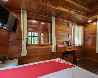 OYO 604 Ruen Mai Horm Resort - Trang