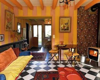 Chalet Pour 2 Dans Le Jardin De Berchigr - Granges-Aumontzey - Sala de estar