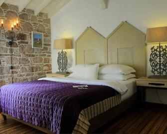 Hotel Sobe - Ayvalik - Phòng ngủ