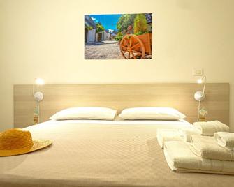 Cityflat Guest House - Bari - Makuuhuone