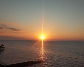 Singaraja Beach Hotel - Buleleng - Outdoors view