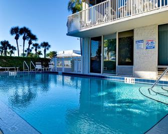 Bayside Condos Studio 23 Pool, Bay Views. Walk to Beach - Clearwater - Pool