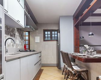 BZ16 Casa c/ Churrasqueira privativa - Búzios - Kitchen