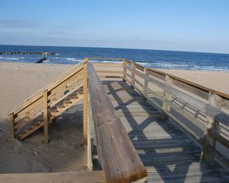 Cozy Suite at the Beach II -30 Days - Norfolk - Beach