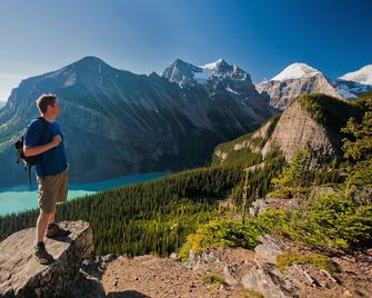 Mountaineer Lodge - Lake Louise