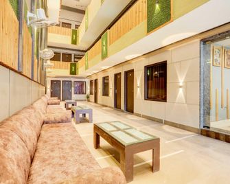 Collection O Haibowal Chowk - Ludhiana - Hall