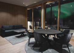 Royal Roi Luxury Suites - Rovaniemi - Comedor