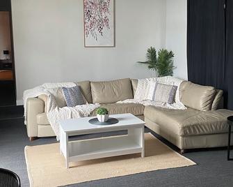 The little white box - Broken Hill - Living room