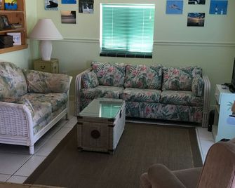 Great Location in an old-fashioned lobster/crab fishing village close bye - Marathon - Salon