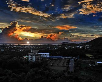 Wan Jin Hot Spring - Wanli District - Вигляд зовні