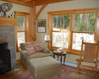 Mad River Valley Post and Beam 4 BR in Waitsfield Vt - Waitsfield - Huiskamer
