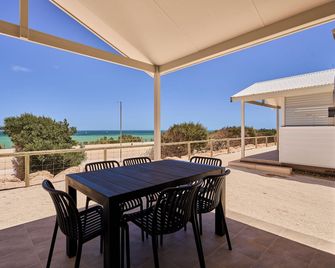 Tasman Holiday Parks - Denham Seaside - Denham - Balcón