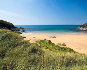 Luxury 5-star farmhouse near the Cornish coast on the Bonython Estate Lizard Peninsula - Helston - Playa