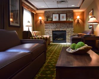 Holiday Inn Express Hocking Hills-Logan By IHG - Logan - Будівля