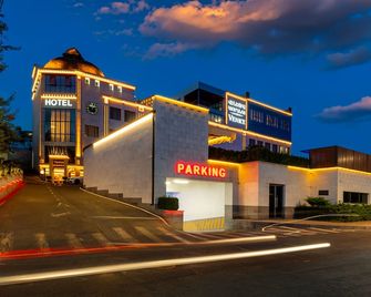 Venice Hotel Complex - Yerevan - Building