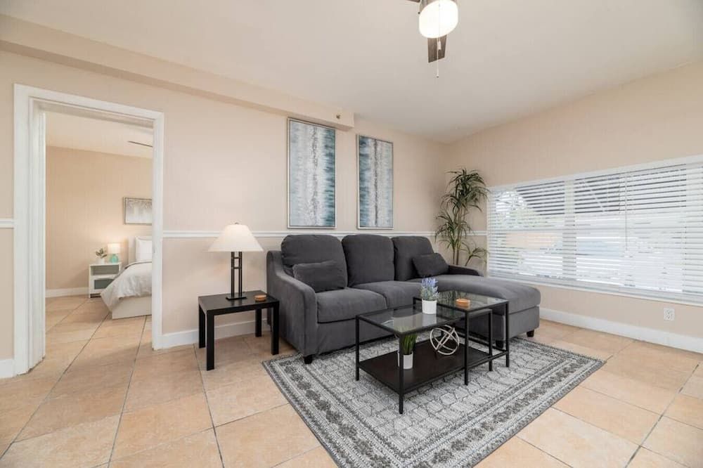 The Residences at Lake Ridge Apt 2 - فورت لاودردال - غرفة معيشة