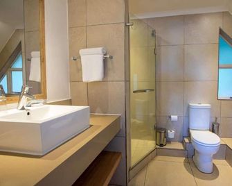 Pine Lake Resort - White River - Bathroom