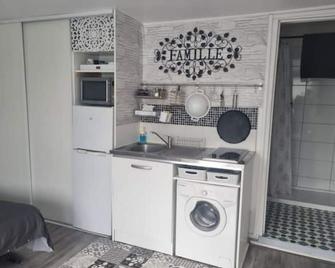 Jolie Maisonnette avec terrasse et jardin - Roissy-en-Brie - Cuisine