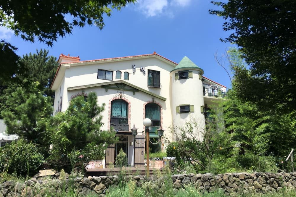 بيت ضيافة مونشير - جيجو - مبنى