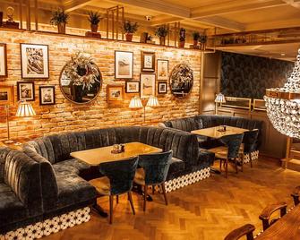 ذي آش هوتل - ترالي - مطعم