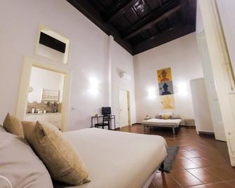 Domus Donnaregina Apartments - Неаполь - Спальня