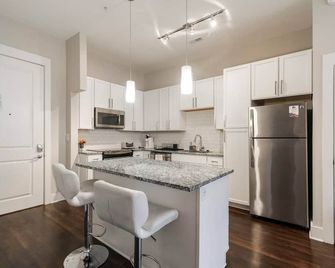 Modern & Stylish 1br ◈ Great Location ◈ Walkable - Charlotte - Kitchen
