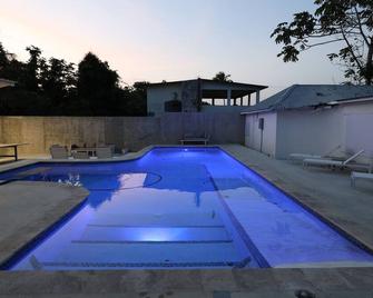 Viento Beach Lodge - Dorado - Pool
