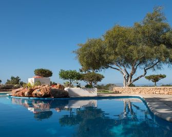 アパルタメントス・ビスタ・ヴェドラ - サン・フランセスク・ハヴィエル - プール