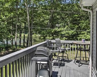 Spacious Home w/ Deck, Grill & Delaware River View - Callicoon - Balcón