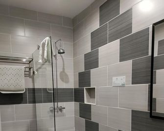 Torbay Court Hotel - פיינטון - חדר רחצה