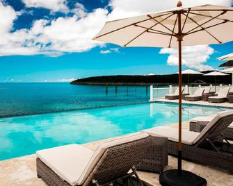 French Leave Resort Autograph Collection - Governor’s Harbour - בריכה