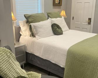 Cozy Stylish Executive Studio, Great Downtown Pascagoula Location - Pascagoula - Sypialnia