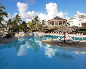 Kaz ananas passion - Saint-François (Guadeloupe) - Piscine