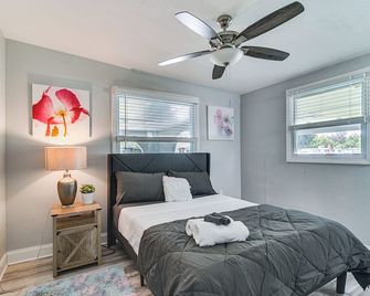 Updated Seminole Home w/ Pool - 7 Mi to Beach! - Seminole - Slaapkamer