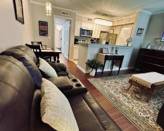 Gorgeous Condo across from Vet School - Auburn - Stue