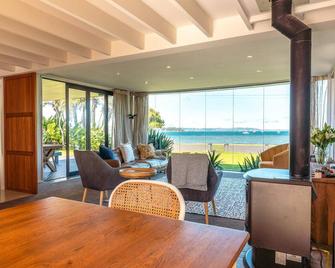 Alhambra - Stay Waiheke - Auckland - Dining room