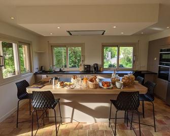 La Terre D'Or - Chambre d'Hôtes - Beaune - Comedor