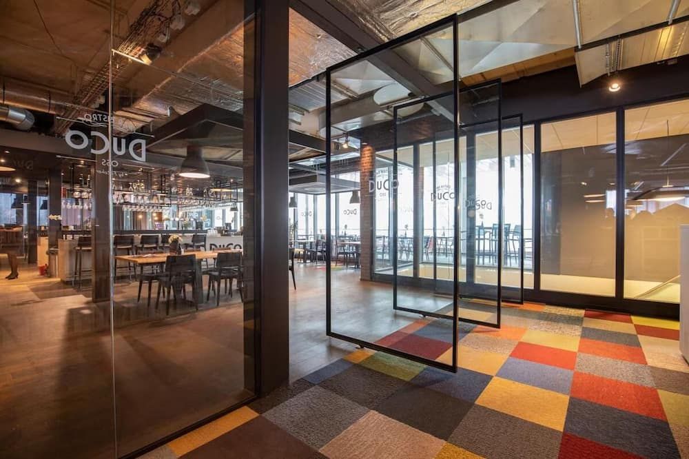 Modern Retreat with Free EV Charging, and On-Site Restaurant Near Autotron - Oss - Lobby