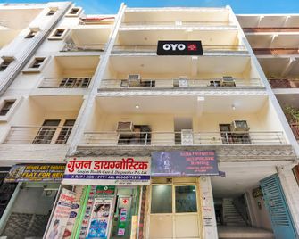 Hotel O Discovery Inn - New Delhi - Rakennus