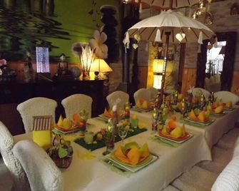 Chambres Dhotes La Maison Bleue - Souvans - Restaurant