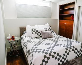 Studio on Capri - Calgary - Kamar Tidur