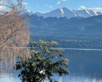 Te Anau Lakefront Backpackers - Te Anau - Außenansicht