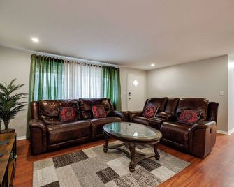 Bachome - Kettering - Living room