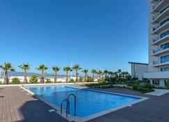 Luxury modern apartment with exceptional views! Hosted by Sweetstay - Gibraltar - Pool