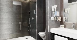 City Hotel & Suites Foligno - Foligno - Bathroom
