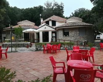 Hotel Bosco Selene - Lanusei - Patio