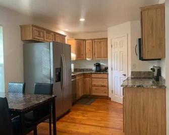 Home in Malvern - Malvern - Keuken