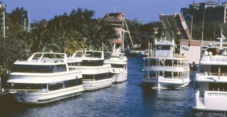 Candlewood Suites Ft. Lauderdale Airport/Cruise - Fort Lauderdale